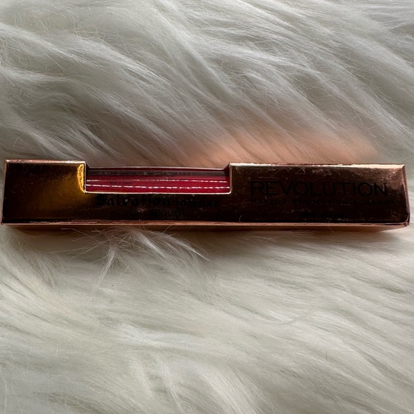 💚4/$10 Revolution Rose Gold Lip Gloss - Picture 1 of 6